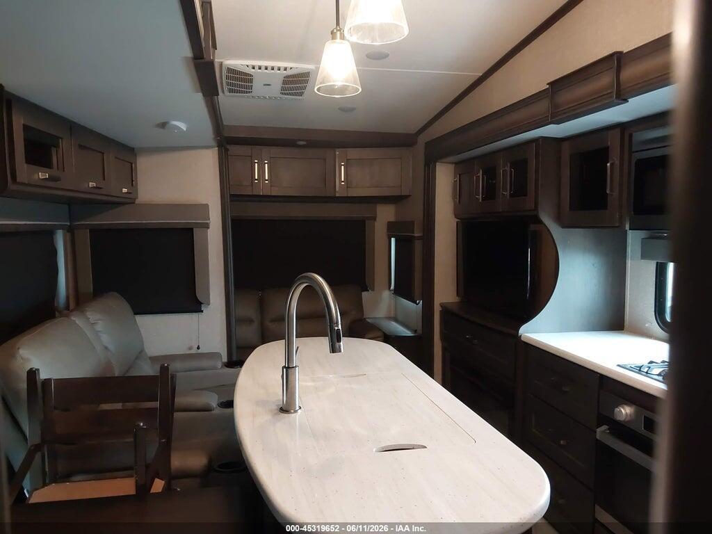 573FR4228M9908423 2021 GRAND DESIGN RECREAT REFLECTION M-367BHS photo no. 8