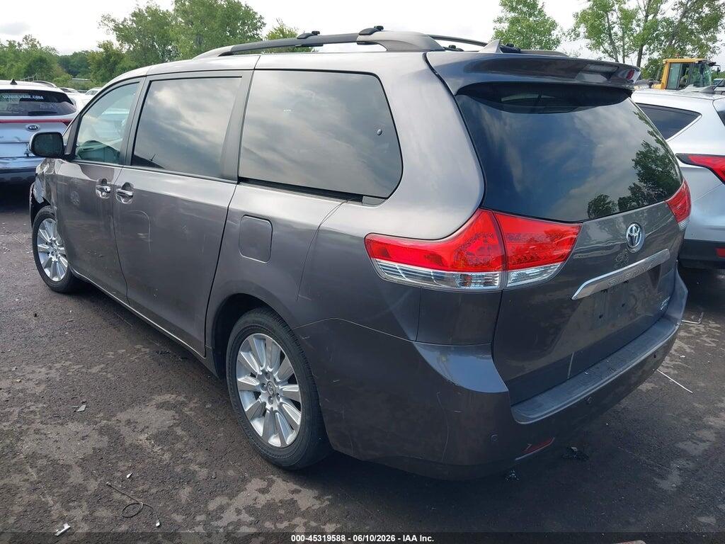 5TDDK3DC6BS002272 2011 TOYOTA SIENNA photo no. 3