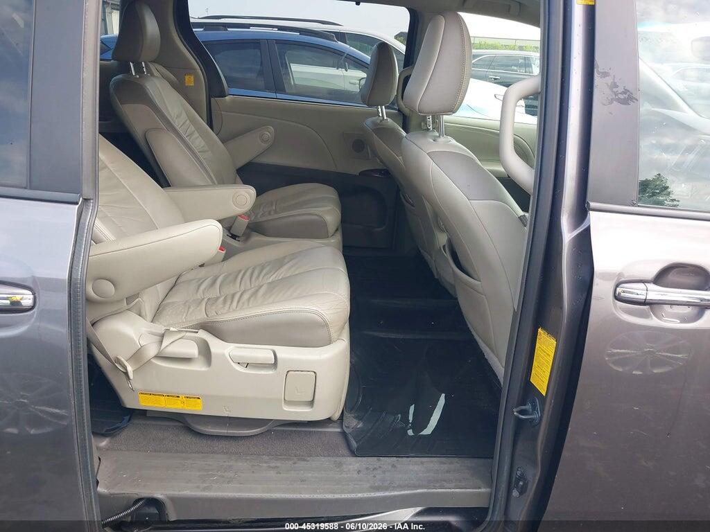 5TDDK3DC6BS002272 2011 TOYOTA SIENNA photo no. 8