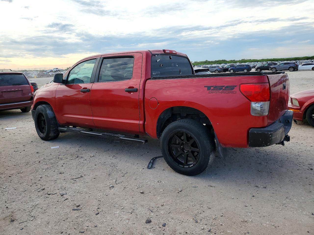 2012 TOYOTA TUNDRA CREWMAX SR5 — Фото 2 из 12