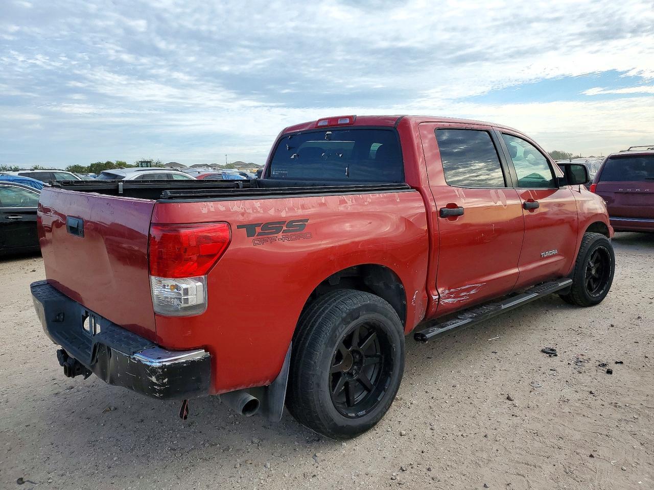 2012 TOYOTA TUNDRA CREWMAX SR5 — Фото 3 из 12