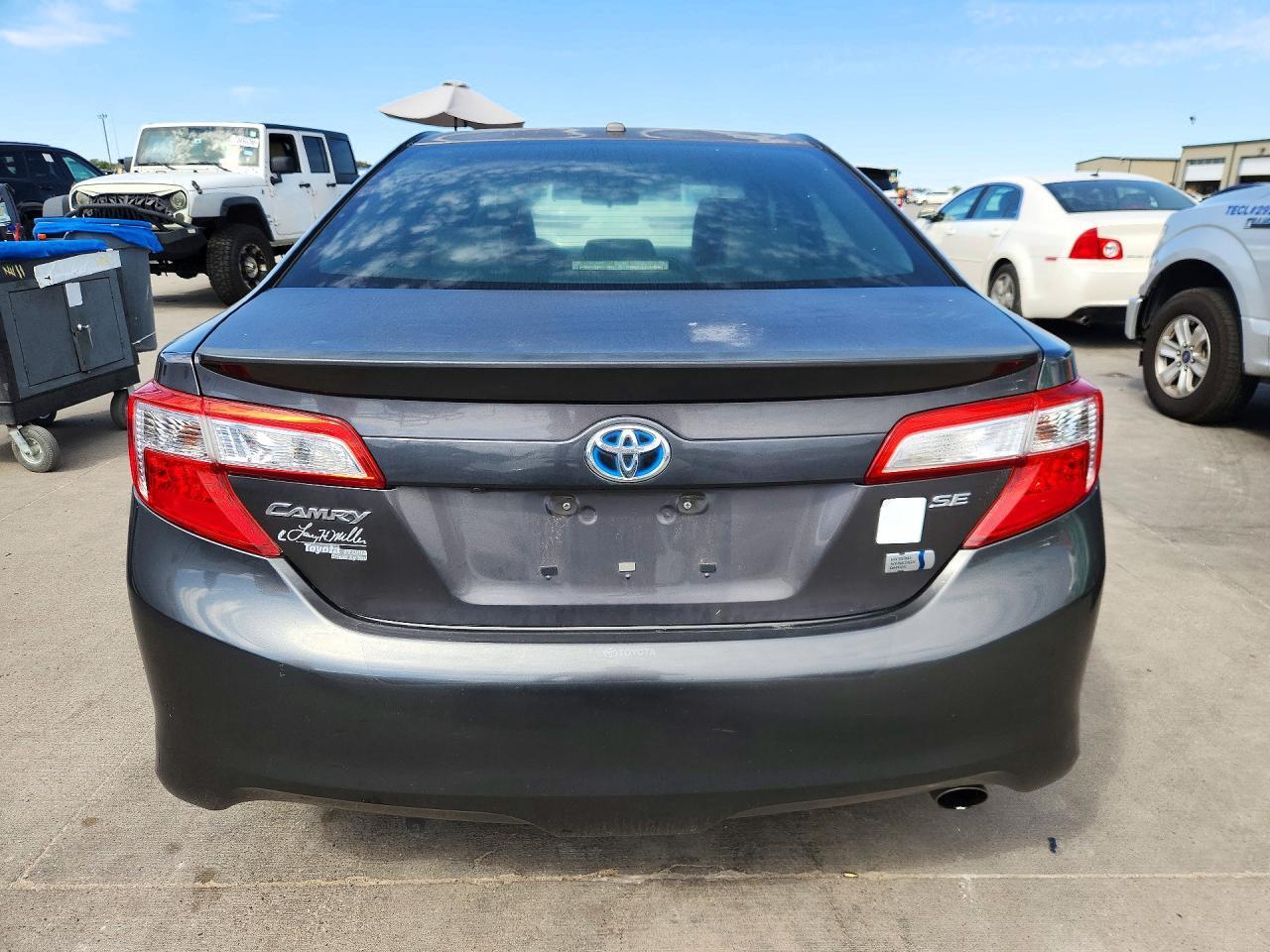 2014 TOYOTA CAMRY HYBRID SE — Фото 6 из 12