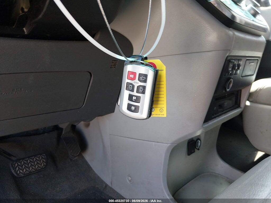 5TDYK3DC1FS557802 2015 TOYOTA SIENNA photo no. 11