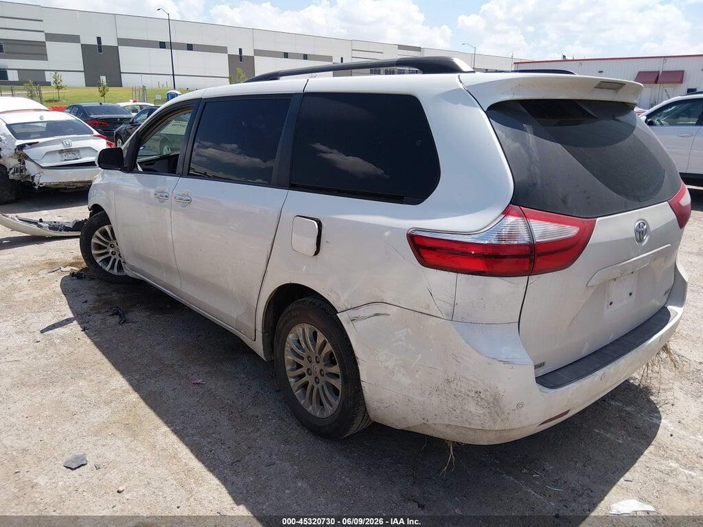 5TDYK3DC1FS557802 2015 TOYOTA SIENNA photo no. 3