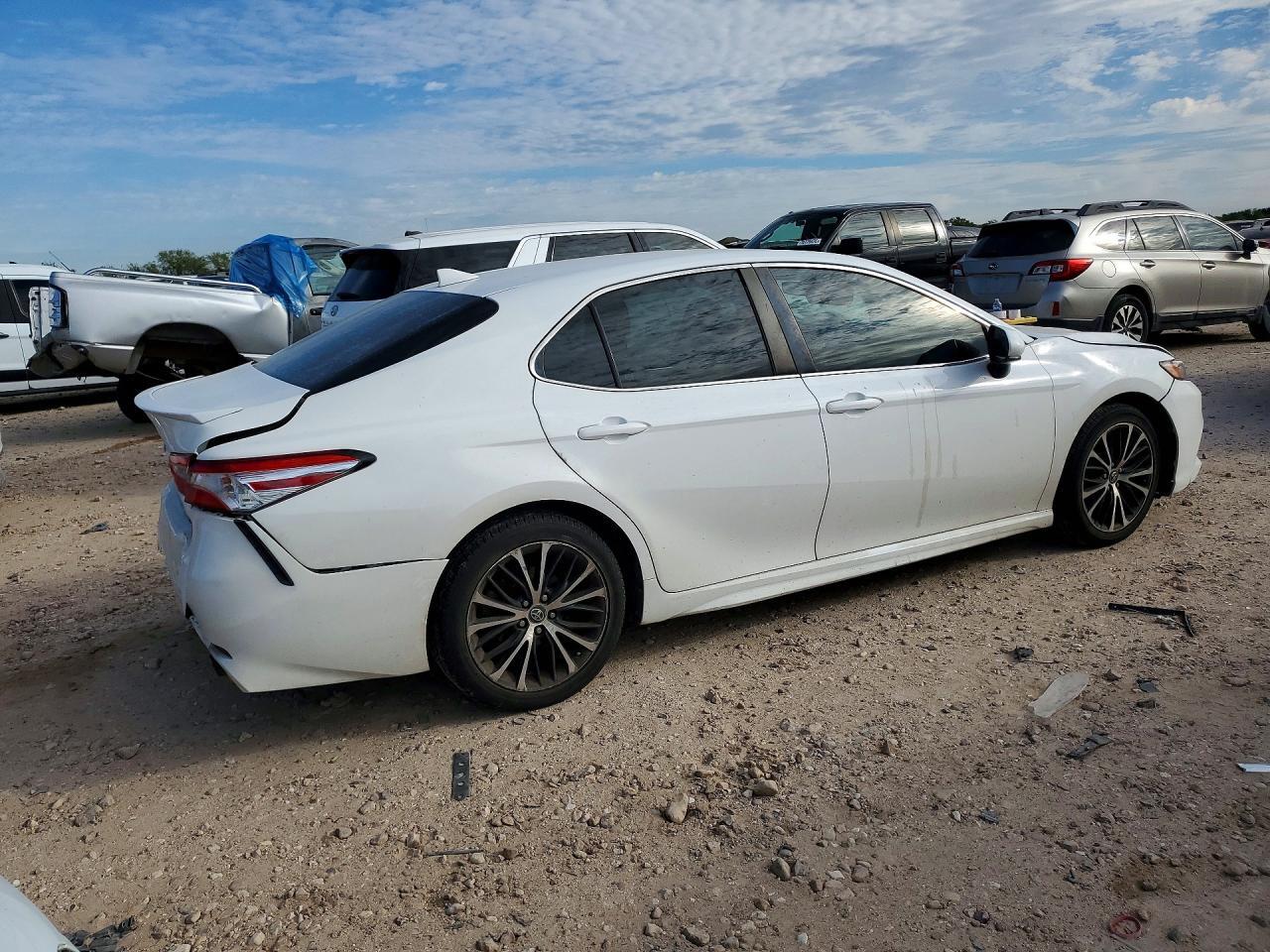 2020 TOYOTA CAMRY — Фото 3 из 12
