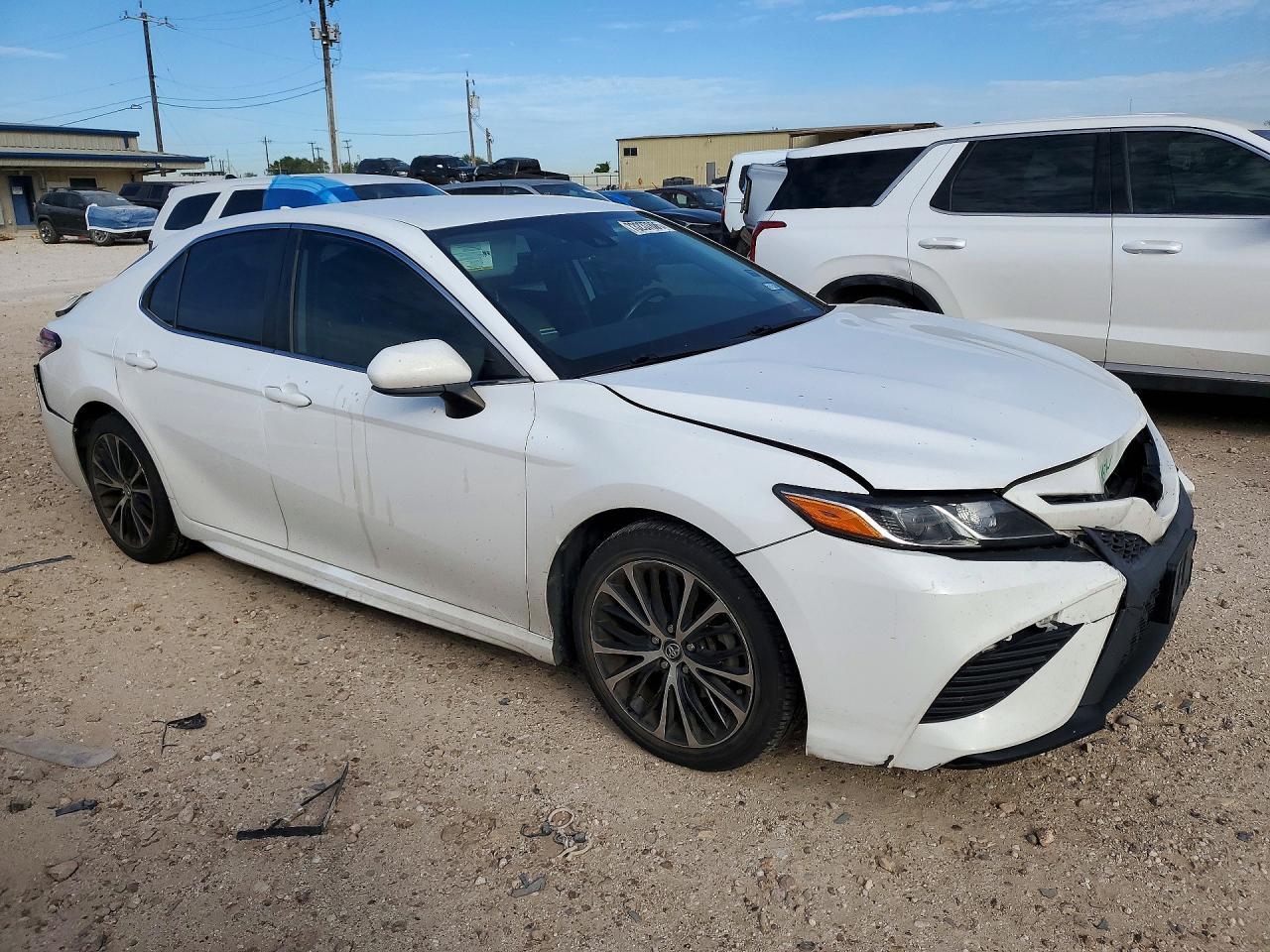 2020 TOYOTA CAMRY — Фото 4 из 12