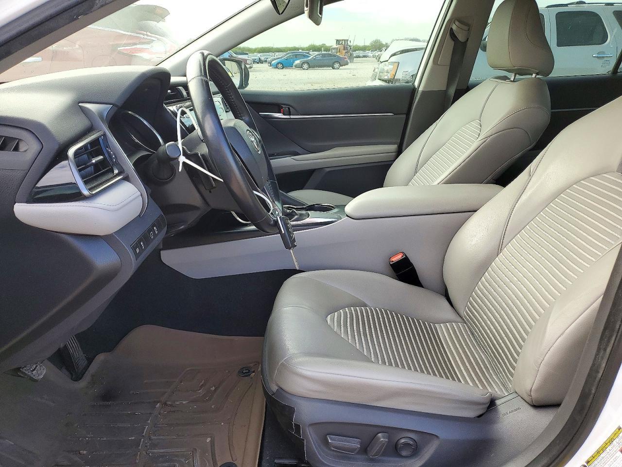 2020 TOYOTA CAMRY — Фото 7 из 12