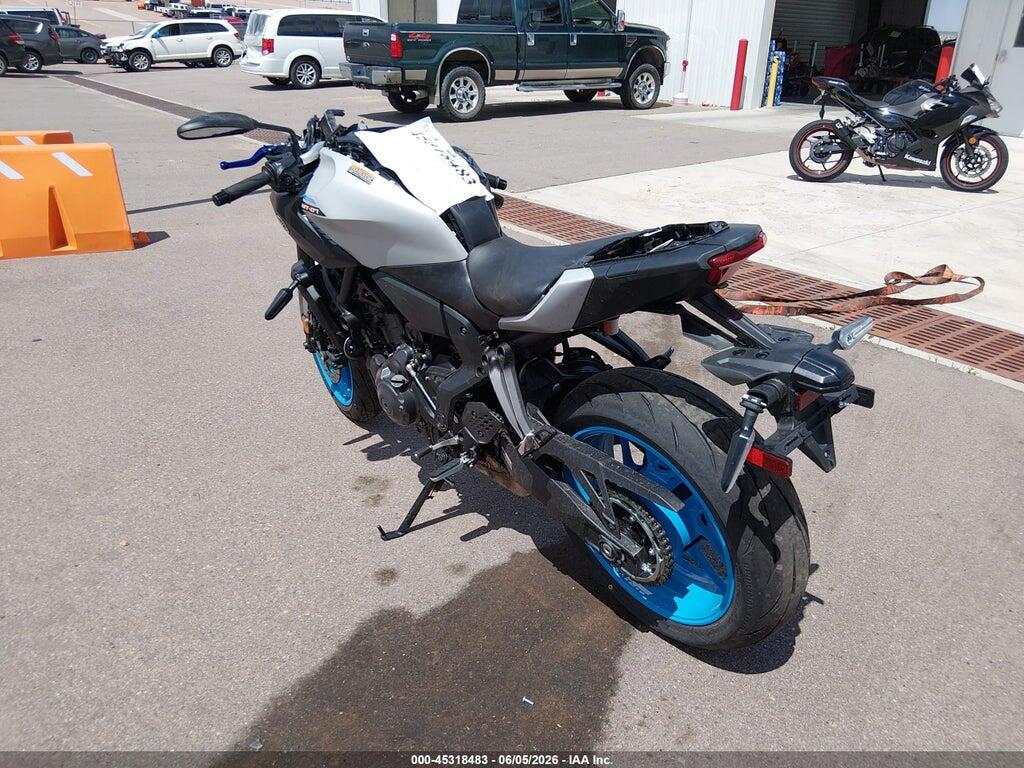 JYARM48Y9SA000715 2025 YAMAHA MTN690 photo no. 3