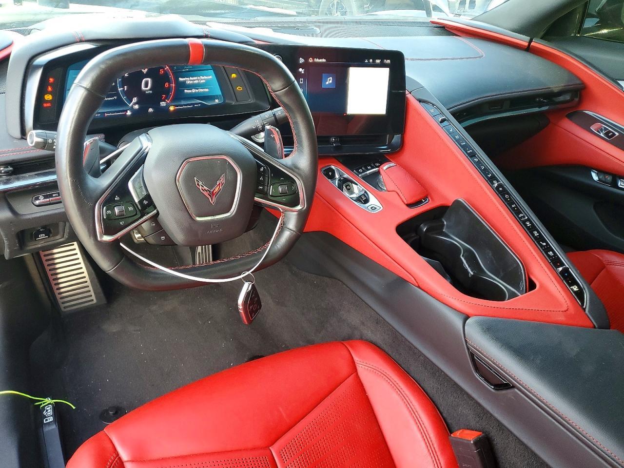 2024 CHEVROLET CORVETTE STINGRAY 2LT — Фото 8 из 12
