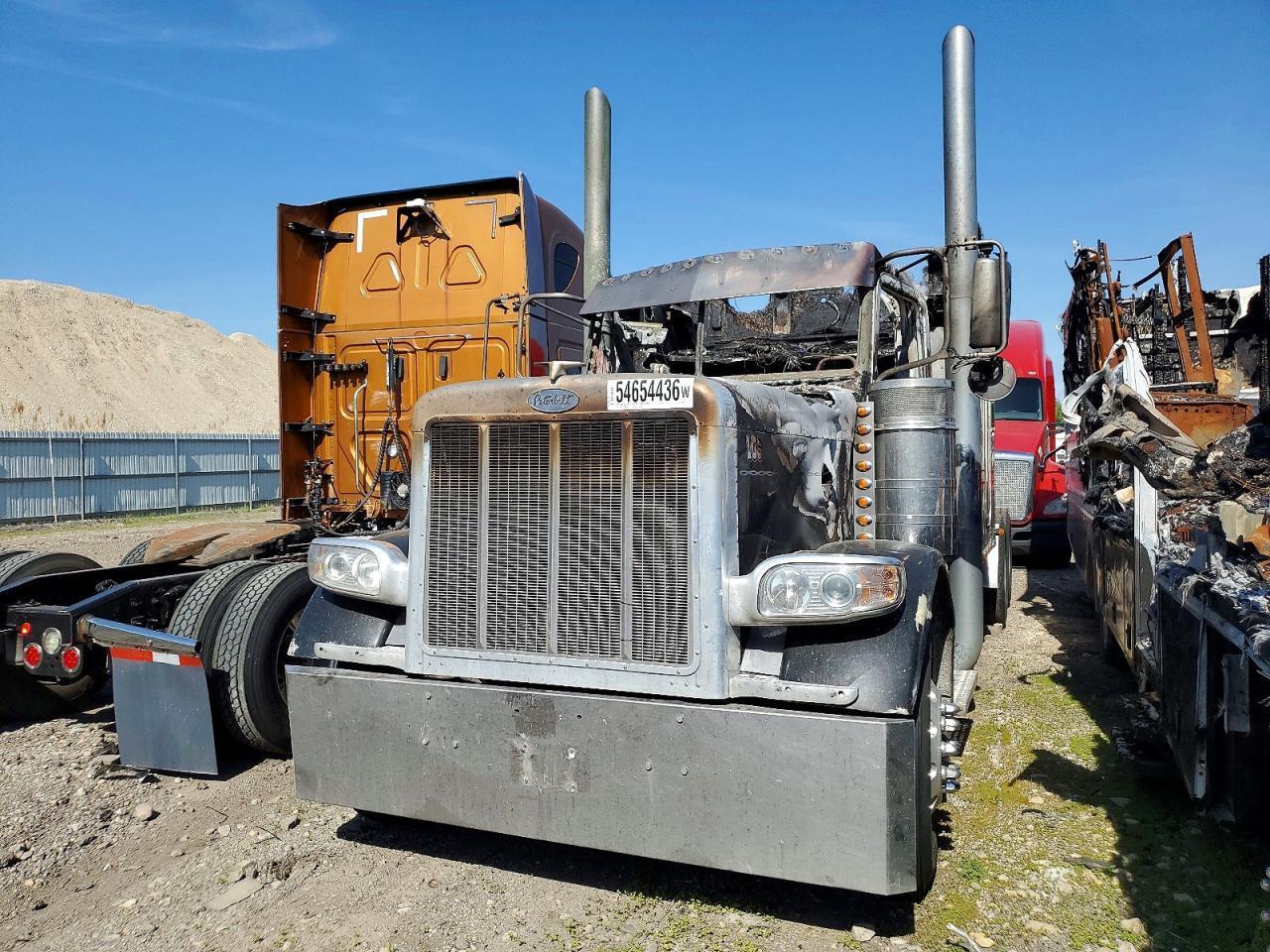2007 PETERBILT 379 SEMI TRUCK — Фото 2 из 10