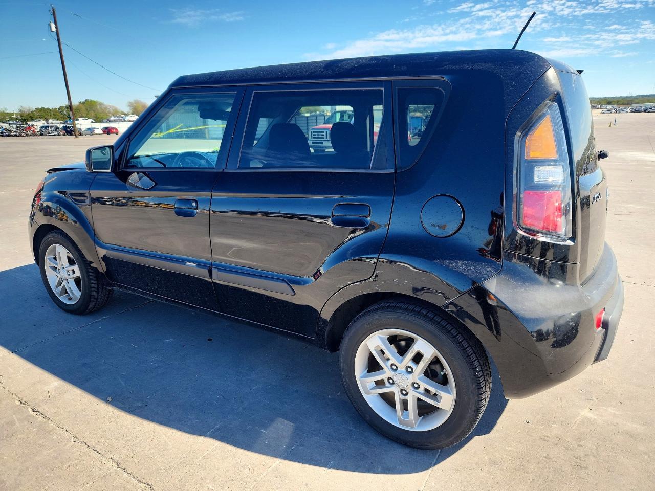 2010 KIA SOUL + — Фото 2 из 13