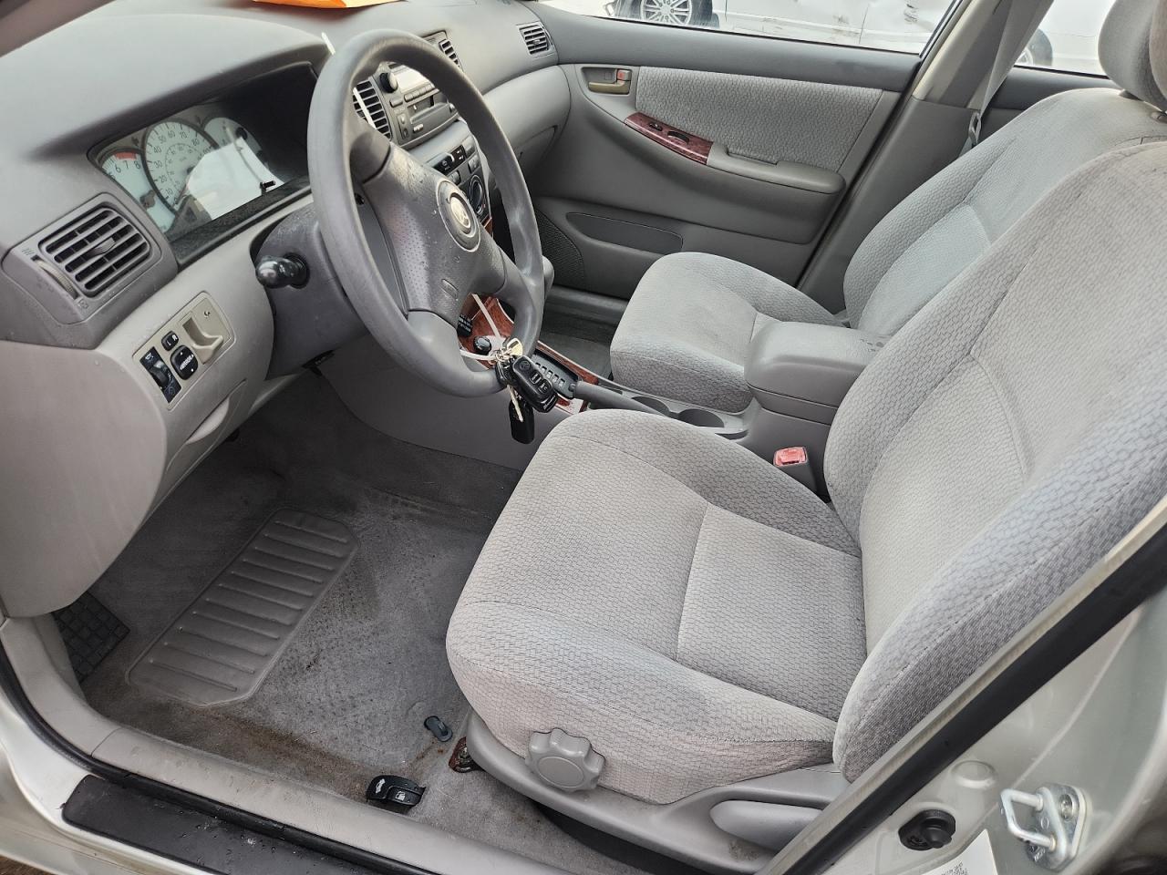 2004 TOYOTA COROLLA LE — Фото 7 из 12
