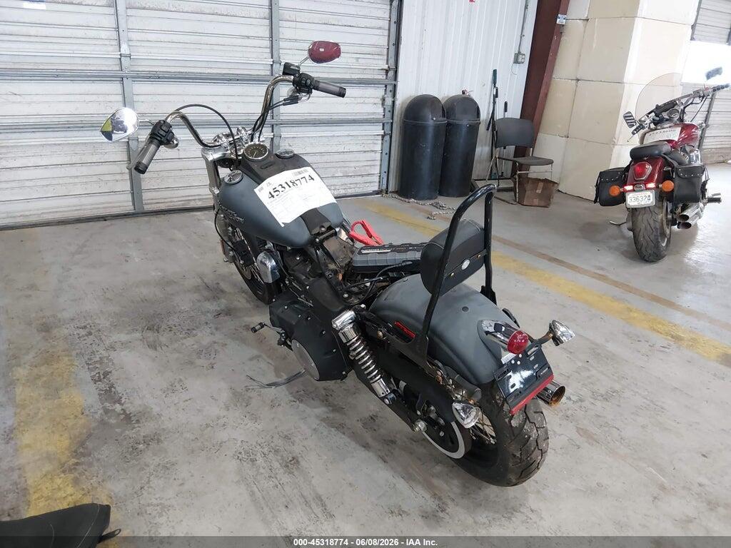 1HD1GX413CC336089 2012 HARLEY-DAVIDSON FXDB photo no. 3