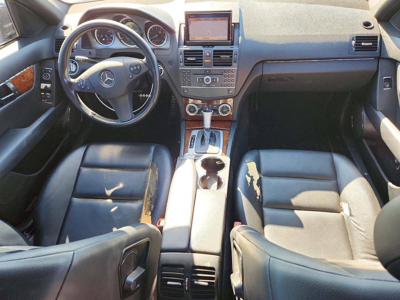 2011 MERCEDES-BENZ C 300 4MATIC — Фото 8 из 12
