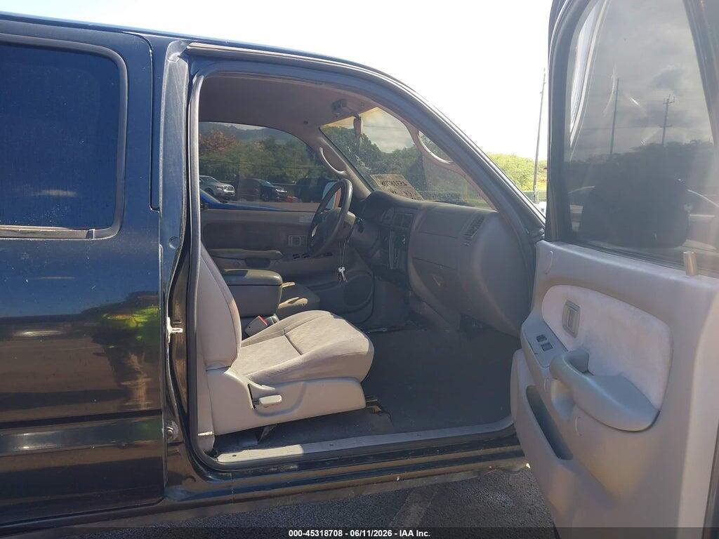 5TEGN92NX2Z017940 2002 TOYOTA TACOMA photo no. 5