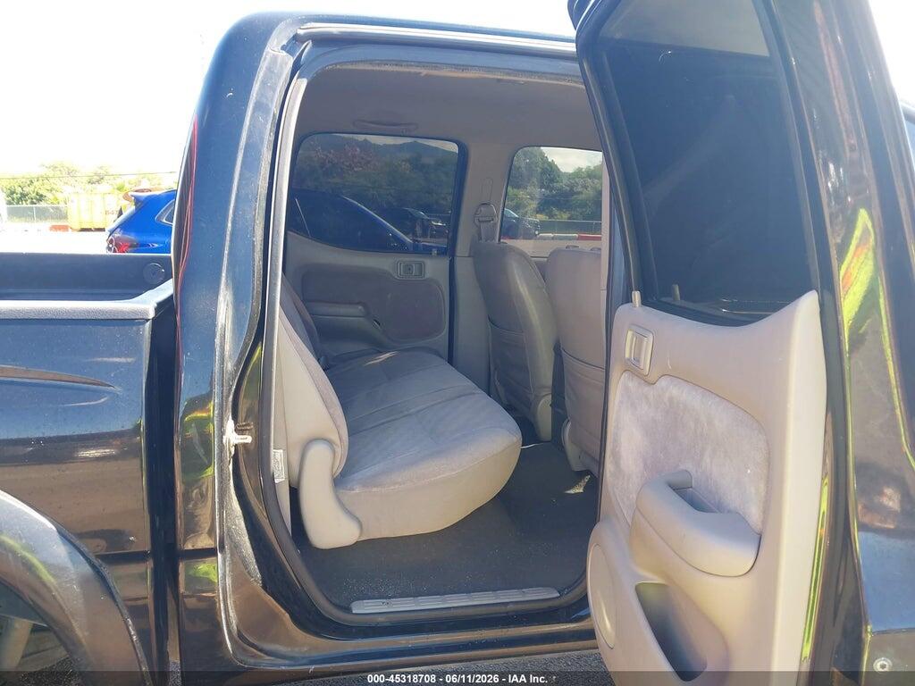5TEGN92NX2Z017940 2002 TOYOTA TACOMA photo no. 8