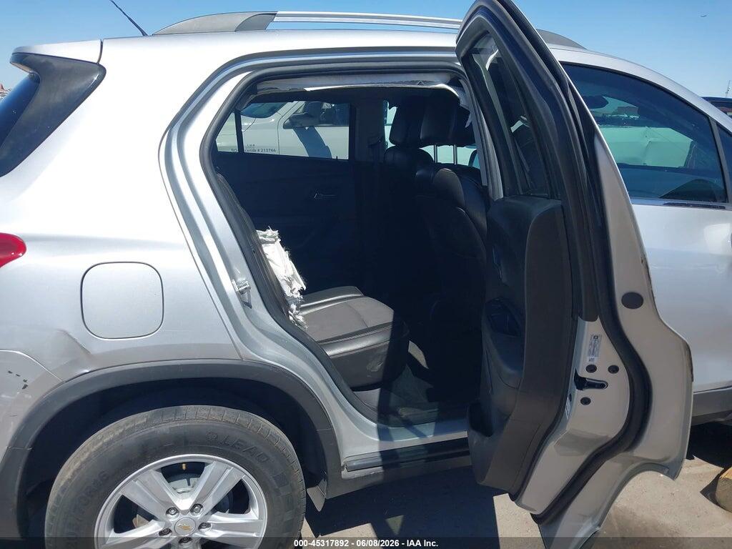 KL7CJLSB3JB650468 2018 CHEVROLET TRAX photo no. 8