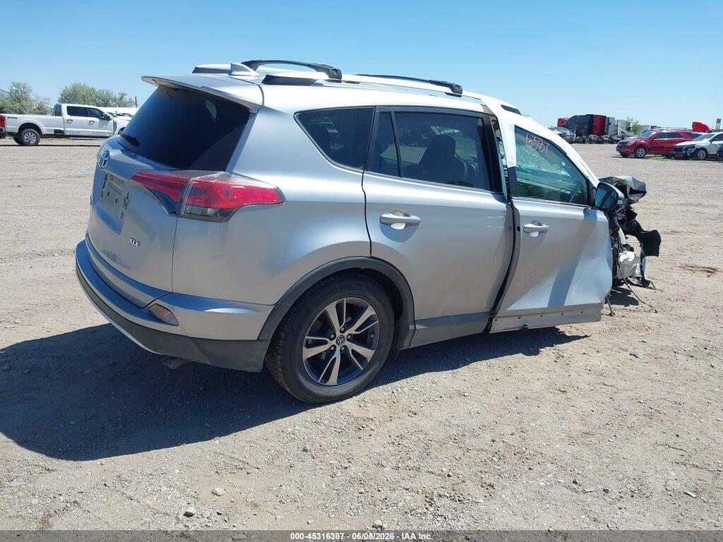 2T3WFREV9GW271288 2016 TOYOTA RAV4 photo no. 4
