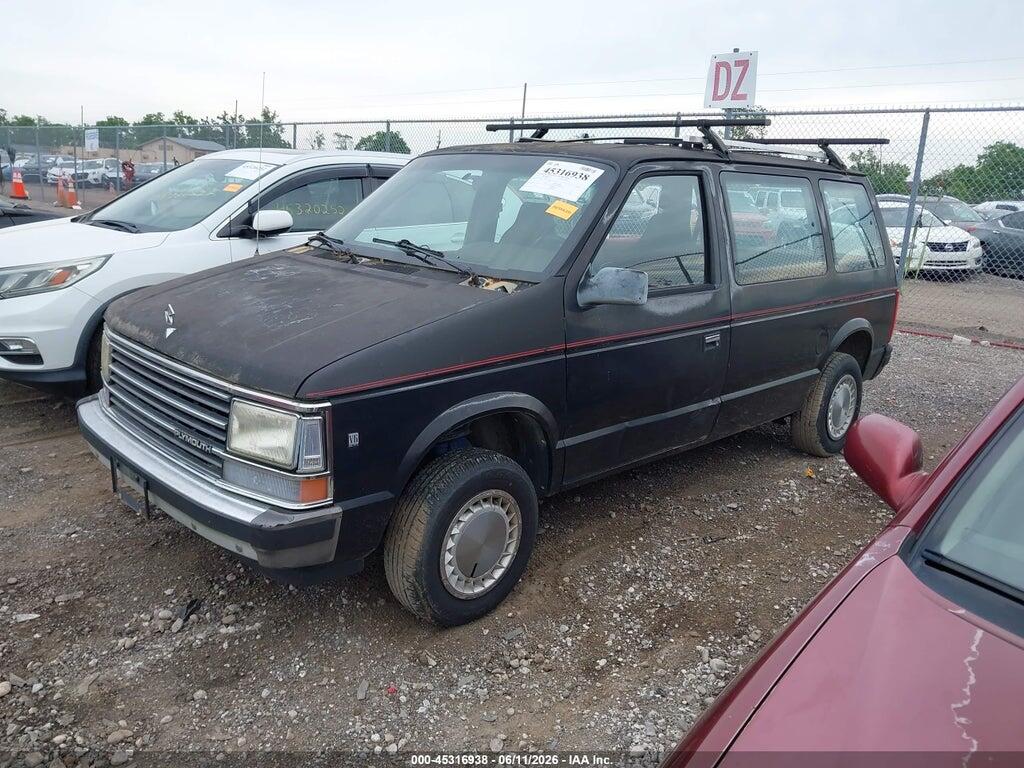2P4FH4534LR561384 1990 PLYMOUTH VOYAGER photo no. 2