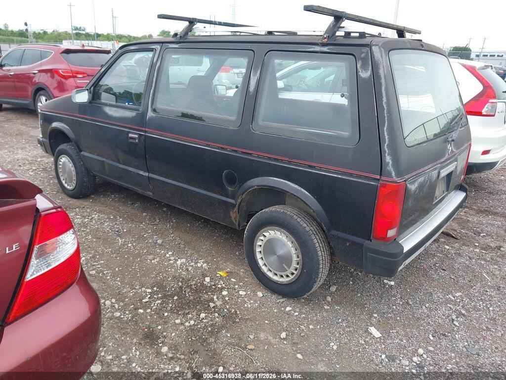 2P4FH4534LR561384 1990 PLYMOUTH VOYAGER photo no. 3