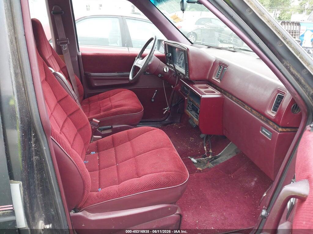 2P4FH4534LR561384 1990 PLYMOUTH VOYAGER photo no. 5