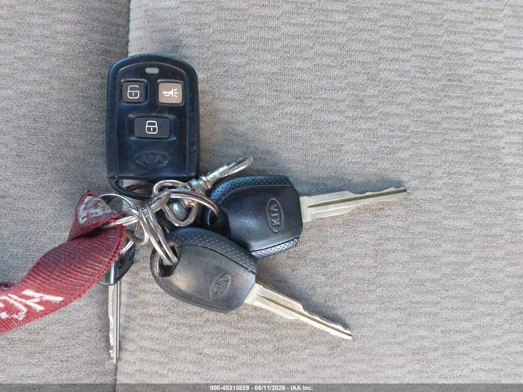 KNDUP132456721281 2005 KIA SEDONA photo no. 11