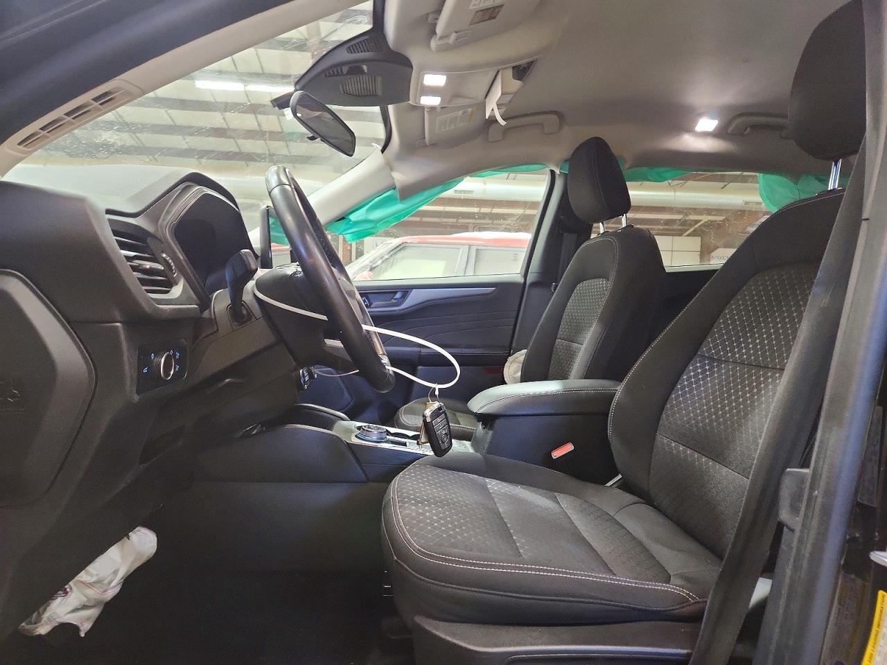 2023 FORD ESCAPE — Фото 7 из 13