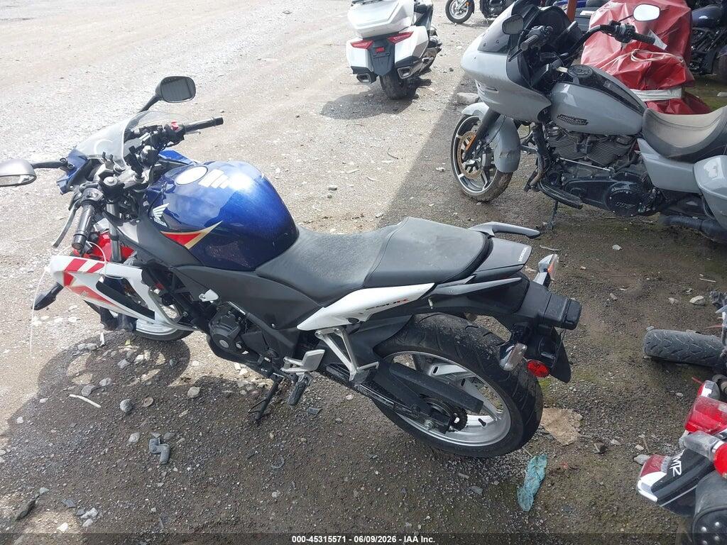 MLHMC4102C5200493 2012 HONDA CBR250 photo no. 3