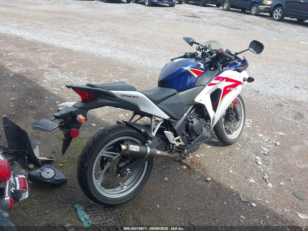 MLHMC4102C5200493 2012 HONDA CBR250 photo no. 4