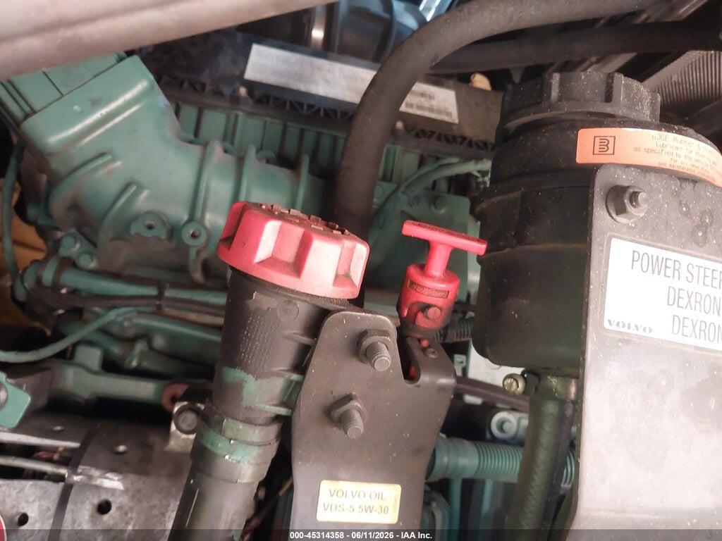 4V4W19EG7NN285750 2022 VOLVO VNR photo no. 10
