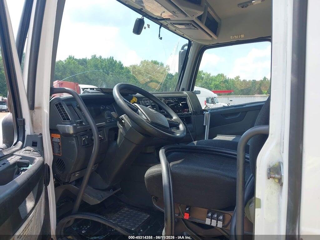 4V4W19EG7NN285750 2022 VOLVO VNR photo no. 5