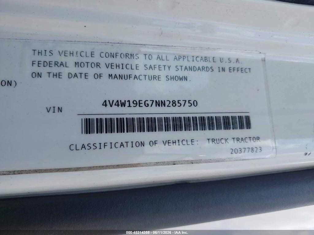 4V4W19EG7NN285750 2022 VOLVO VNR photo no. 9