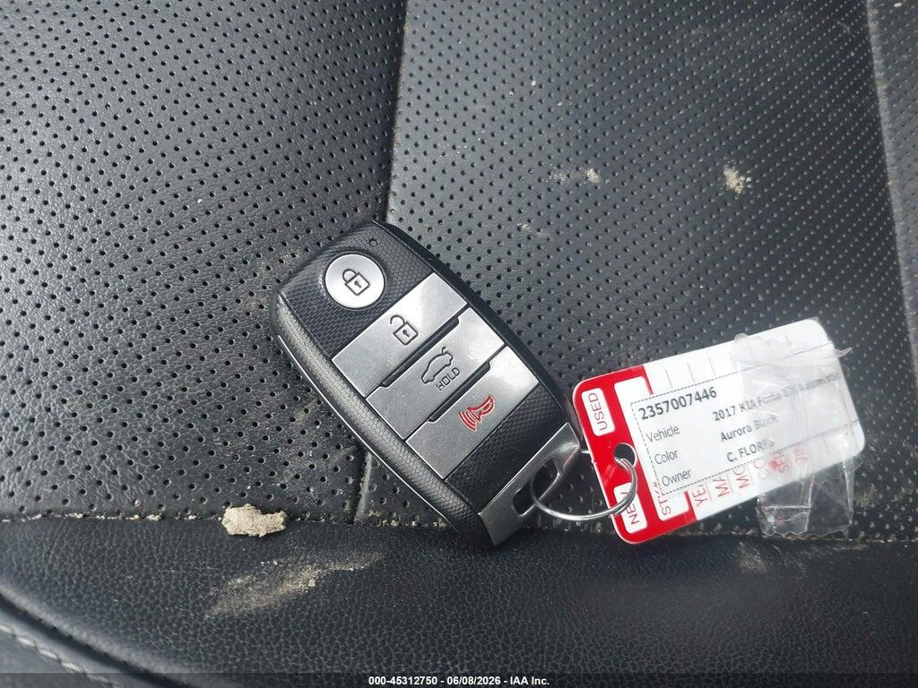 3KPFL4A80HE004968 2017 KIA FORTE photo no. 11