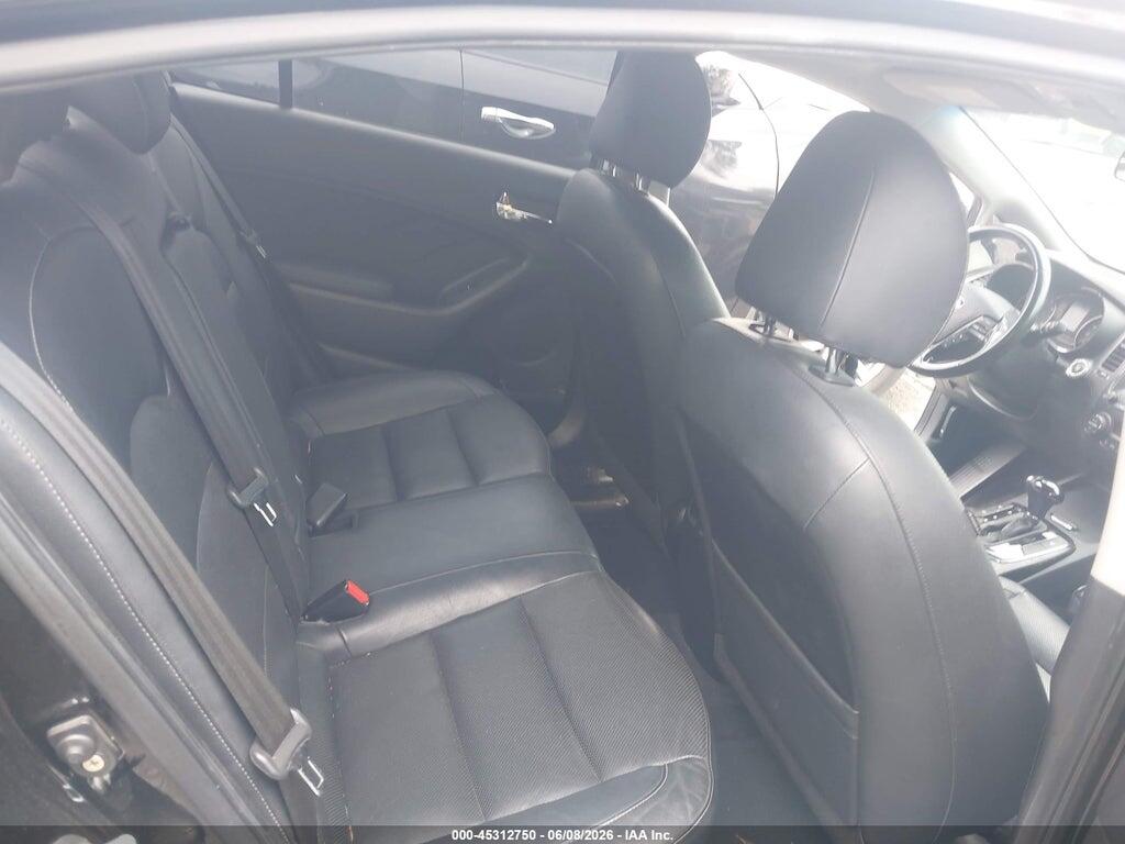 3KPFL4A80HE004968 2017 KIA FORTE photo no. 8