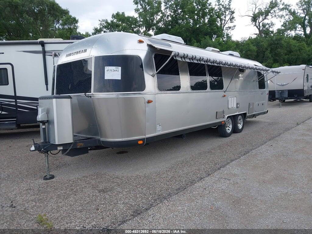 1STJBYP29GJ534740 2016 AIRSTREAM CLASSIC 30FB photo no. 2