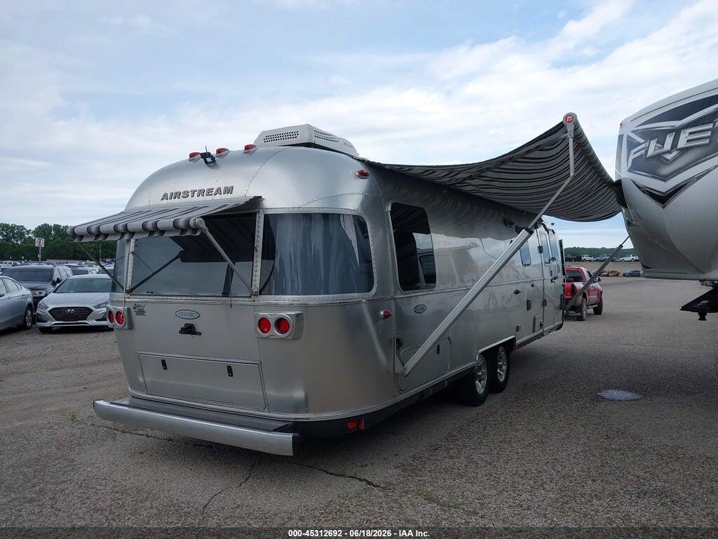 1STJBYP29GJ534740 2016 AIRSTREAM CLASSIC 30FB photo no. 4