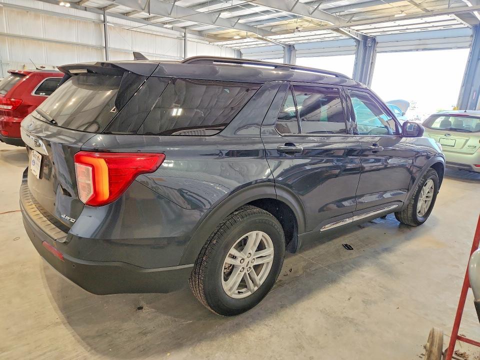 2023 FORD EXPLORER XLT — Фото 3 из 12