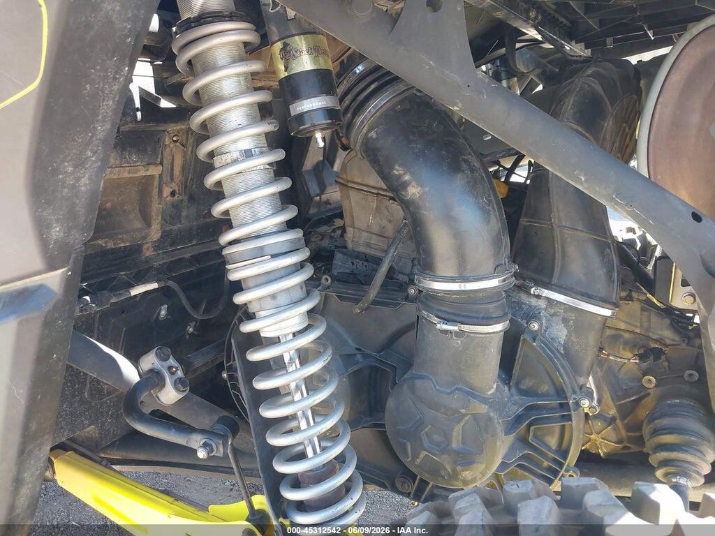 3JBVMAY41JK000240 2018 CAN-AM MAVERICK X3 MAX photo no. 9
