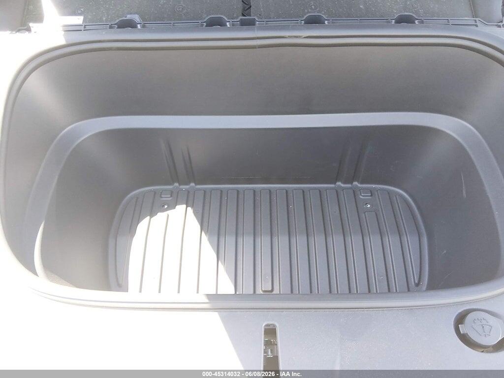7SAYGDEE2TA618596 2026 TESLA MODEL Y photo no. 10