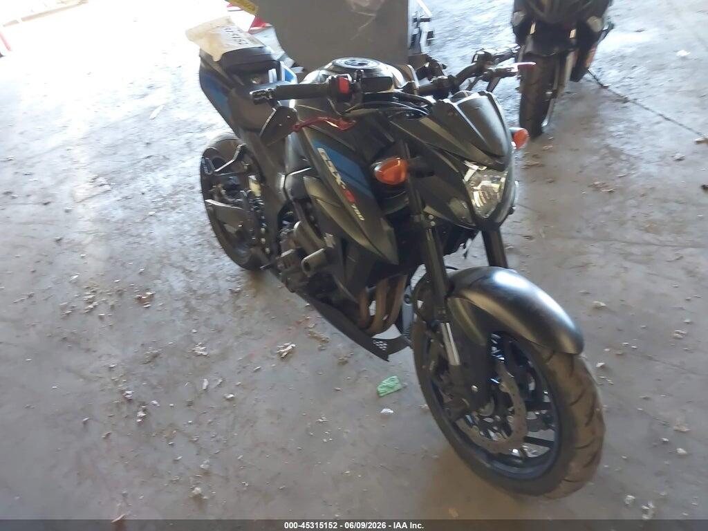 JS1C533B5K7100189 2019 SUZUKI GSX-S750 photo no. 1