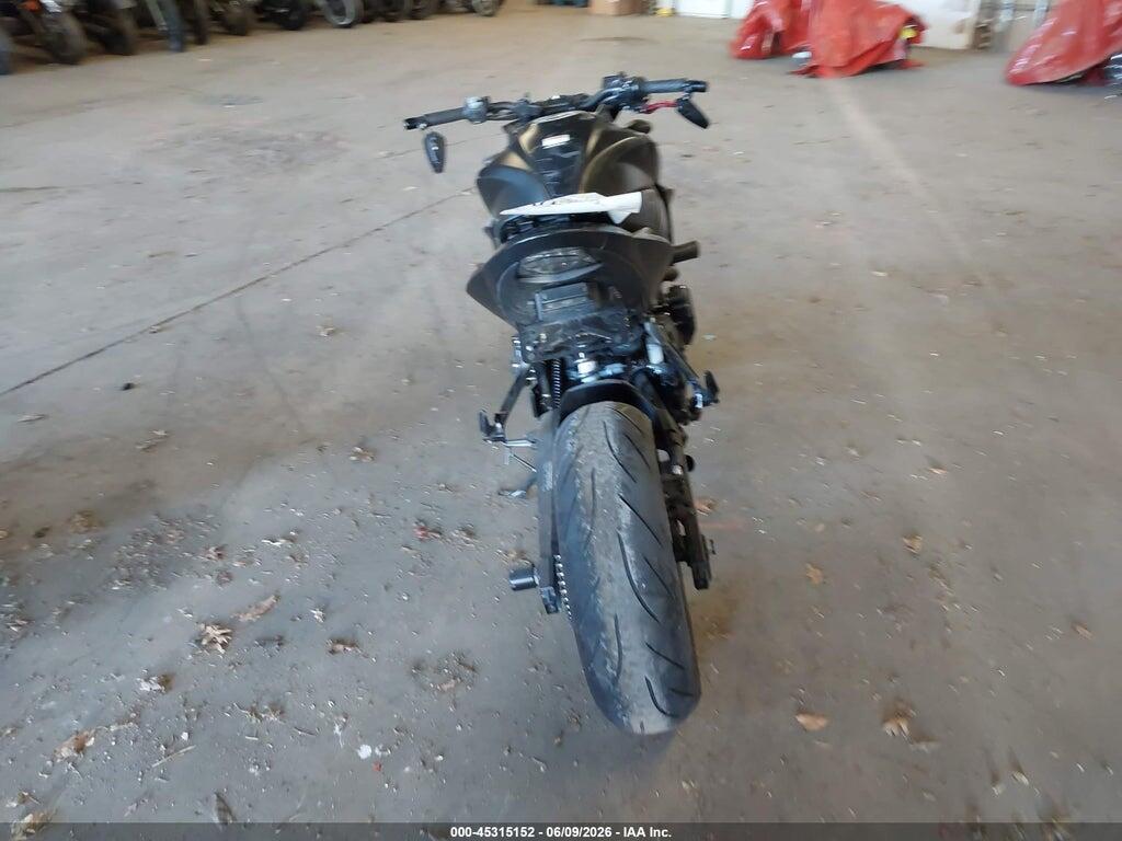 JS1C533B5K7100189 2019 SUZUKI GSX-S750 photo no. 6