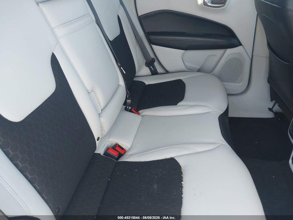 3C4NJDBB7JT435742 2018 JEEP COMPASS photo no. 8