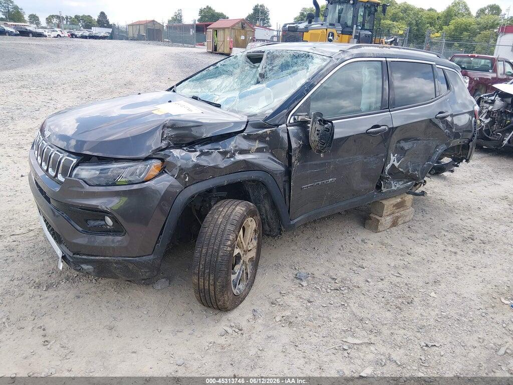 3C4NJDCB2NT133862 2022 JEEP COMPASS photo no. 2