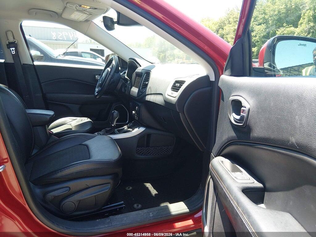 3C4NJDBB2KT670082 2019 JEEP COMPASS photo no. 5