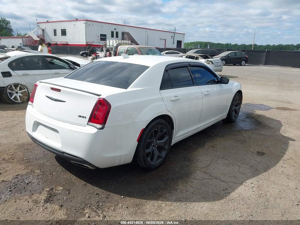 2C3CCAAG3LH209226 2020 CHRYSLER 300 photo no. 4