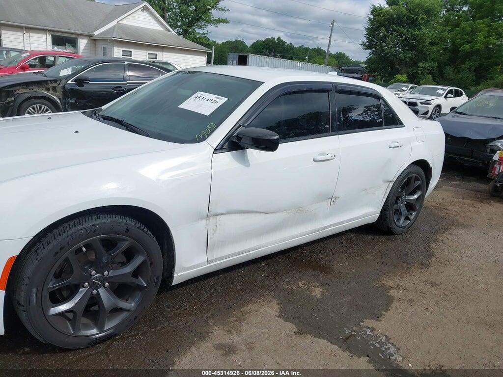 2C3CCAAG3LH209226 2020 CHRYSLER 300 photo no. 6