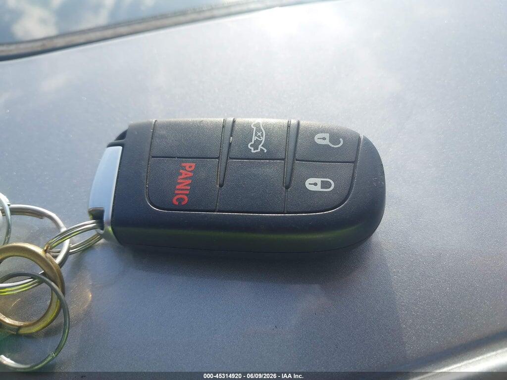 1C3CCCAB1GN174280 2016 CHRYSLER 200 photo no. 11