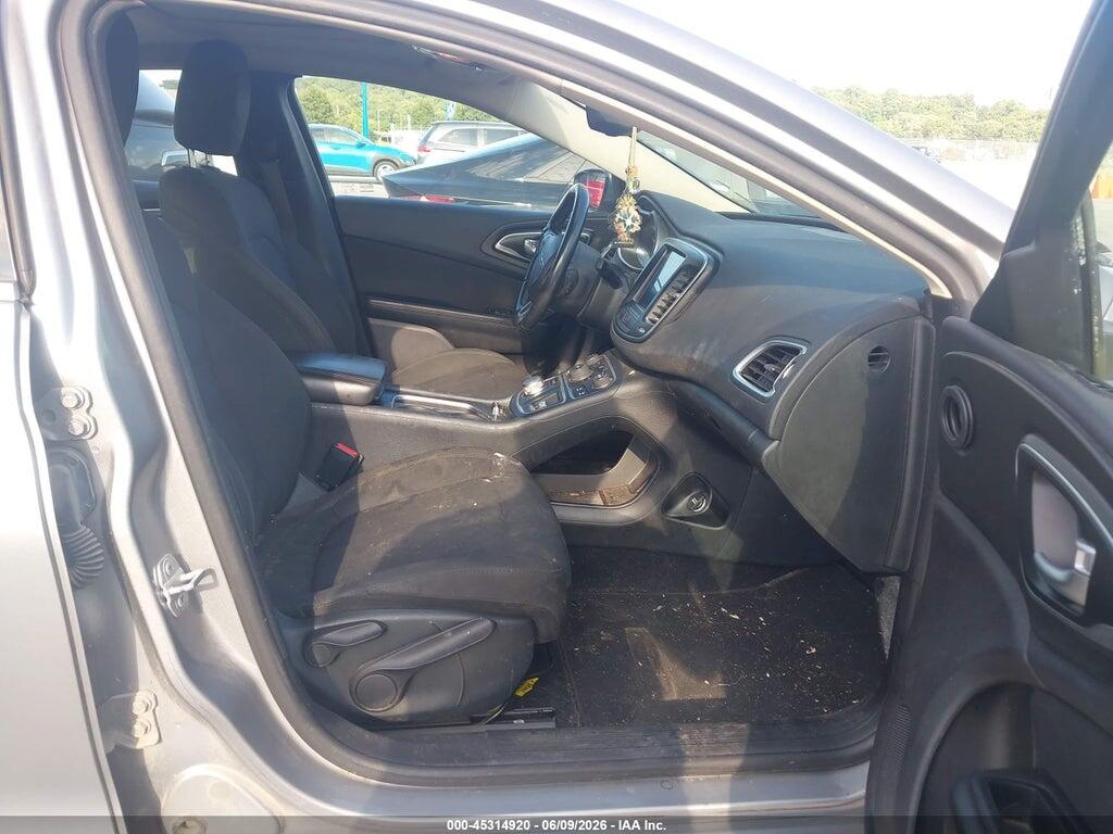 1C3CCCAB1GN174280 2016 CHRYSLER 200 photo no. 5