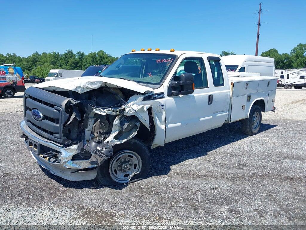 1FT7X2B68CEC17147 2012 FORD F-250 photo no. 2