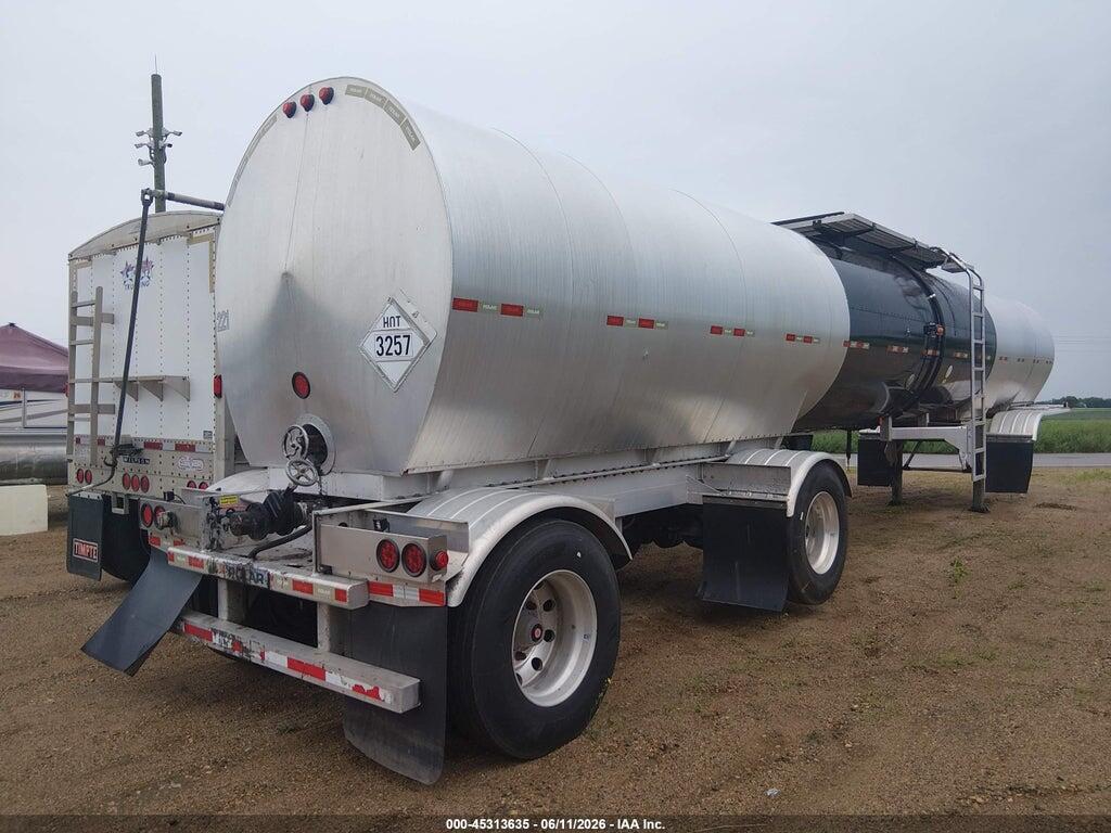 1PMA14823F1045964 2015 POLAR TANK SEMI TRAILER photo no. 2